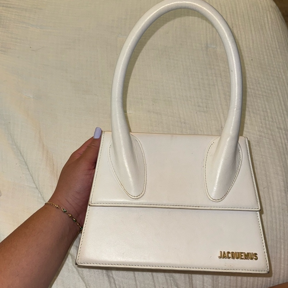 JACQUEMUS White Les Classiques 'Le grand Chiquito' Bag